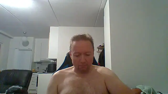 Snapshot of Timka69 chatting on November 2, 2025, 2:08 pm Timka69 online show from November 2, 2025, 2:08 pm