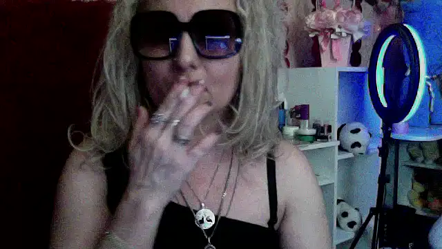 Snapshot of xHot_Amazonq chatting on March 4, 2026, 10:16 pm xHot Amazonq online show from March 4, 2026, 10:16 pm