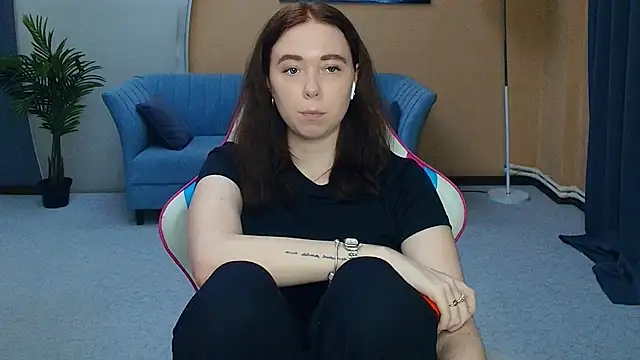 AddieOsler online show from May 13, 2026, 7:55 pm