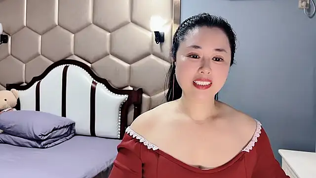 yaoyao22678 online show from February 23, 2026, 2:42 am
