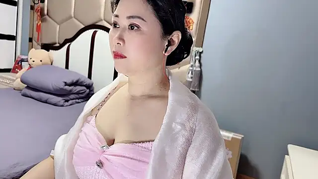 yaoyao22678 online show from April 1, 2026, 2:12 am