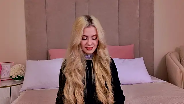 Snapshot of Rose_Masson chatting on March 13, 2026, 6:09 am Rose Masson online show from March 13, 2026, 6:09 am