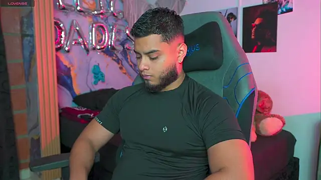 Tiler wolker online show from April 21, 2026, 12:23 am