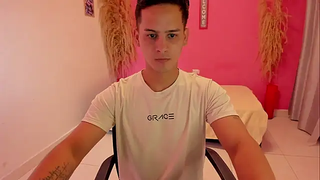 Snapshot of elmasmas01 chatting on November 15, 2025, 9:11 pm elmasmas01 online show from November 15, 2025, 9:11 pm