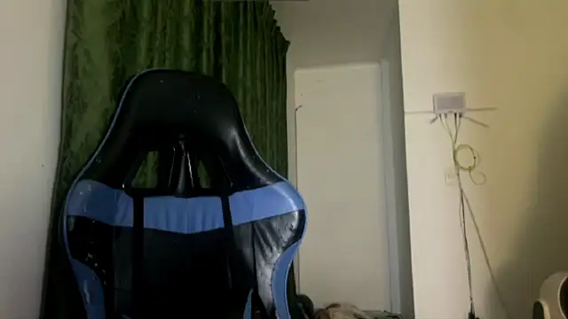Snapshot of Annagoth_ chatting on March 6, 2026, 4:09 am Annagoth online show from March 6, 2026, 4:09 am
