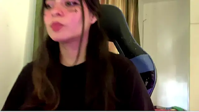 Snapshot of Annagoth_ chatting on April 2, 2026, 4:26 pm Annagoth online show from April 2, 2026, 4:26 pm