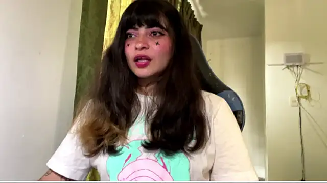 Snapshot of Annagoth_ chatting on April 15, 2026, 6:59 pm Annagoth online show from April 15, 2026, 6:59 pm