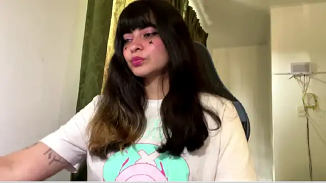 Snapshot of Annagoth_ chatting on April 15, 2026, 7:58 pm Annagoth online show from April 15, 2026, 7:58 pm