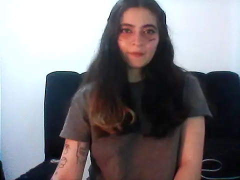 Snapshot of Annagoth_ chatting on May 15, 2026, 2:40 am Annagoth online show from May 15, 2026, 2:40 am