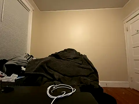 KeepItToMeOnly online show from November 10, 2025, 4:44 am