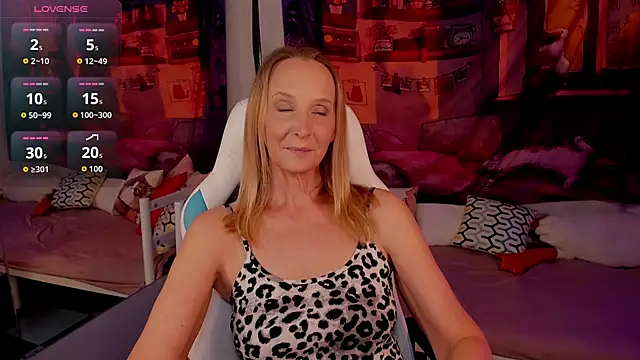 ScarlettPalmer online show from May 20, 2026, 10:54 am