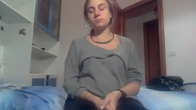 SinnEmily online show from November 17, 2025, 9:53 pm