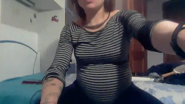 SinnEmily online show from December 19, 2025, 11:34 pm