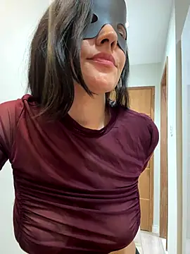 Snapshot of MaryahBlanc chatting on November 11, 2025, 12:32 am MaryahBlanc online show from November 11, 2025, 12:32 am