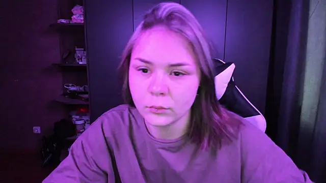 sophia lix online show from November 15, 2025, 1:47 am