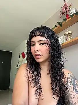 SugarTroubl33 online show from April 4, 2026, 2:25 pm