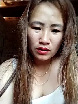 Snapshot of emini-xx chatting on April 3, 2026, 6:55 am emini-xx online show from April 3, 2026, 6:55 am