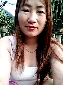 Snapshot of emini-xx chatting on April 10, 2026, 11:31 pm emini-xx online show from April 10, 2026, 11:31 pm