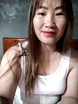 Snapshot of emini-xx chatting on April 11, 2026, 8:57 pm emini-xx online show from April 11, 2026, 8:57 pm