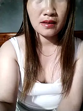 Snapshot of emini-xx chatting on April 26, 2026, 3:15 am emini-xx online show from April 26, 2026, 3:15 am