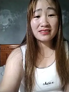 Snapshot of emini-xx chatting on May 18, 2026, 7:47 am emini-xx online show from May 18, 2026, 7:47 am