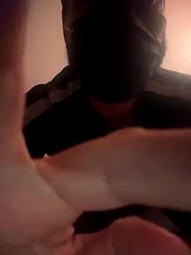 Snapshot of AlztaClouds chatting on December 4, 2025, 10:29 pm AlztaClouds online show from December 4, 2025, 10:29 pm