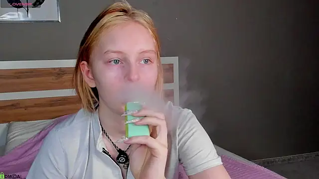Snapshot of AngelWisee chatting on June 19, 2026, 3:11 am AngelWisee online show from June 19, 2026, 3:11 am