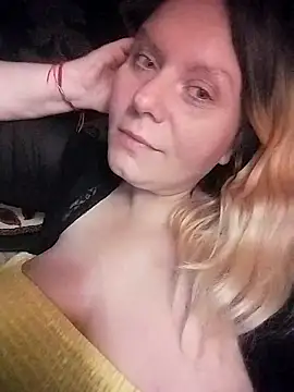 Lana-murr online show from December 18, 2025, 4:46 pm