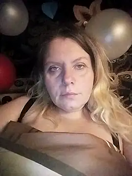 Lana-murr online show from February 15, 2026, 4:58 pm