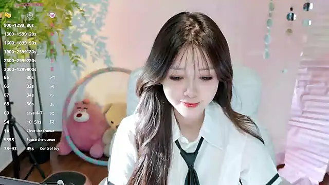Yiluo95 online show from May 28, 2026, 4:48 pm