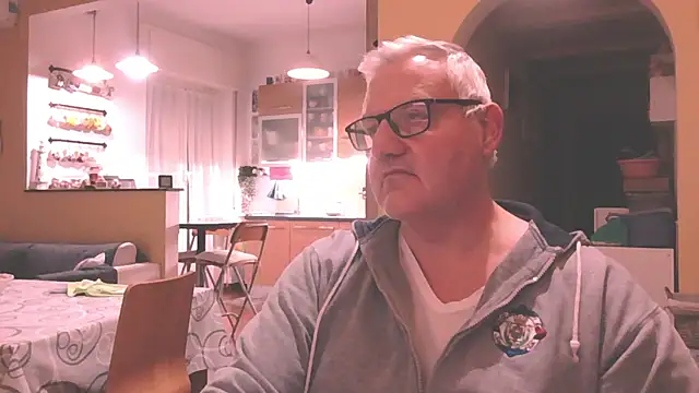 Diegoriv71 online show from April 3, 2026, 9:57 pm