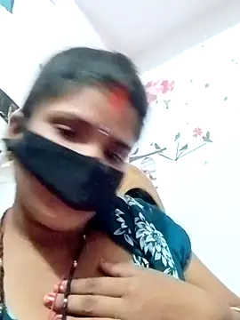 Snapshot of hot_couple_000 chatting on November 11, 2025, 1:44 pm hot couple 000 online show from November 11, 2025, 1:44 pm