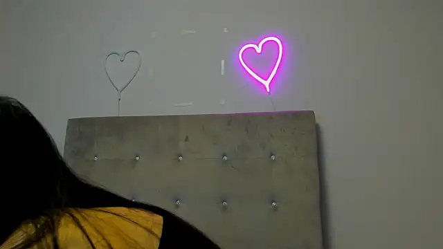 brianaflynt online show from February 19, 2026, 7:43 pm