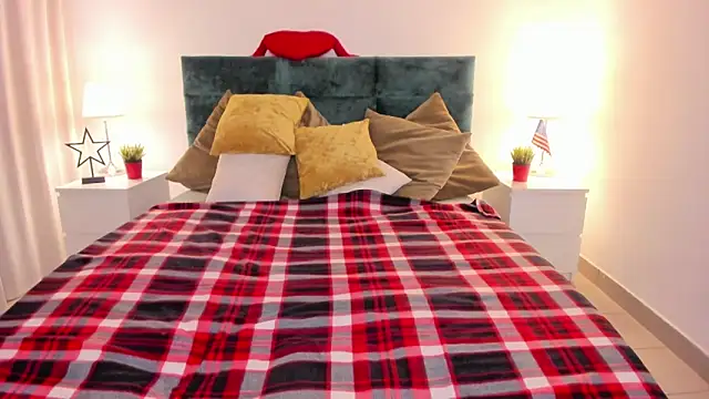 babyyullii online show from March 25, 2026, 5:35 am