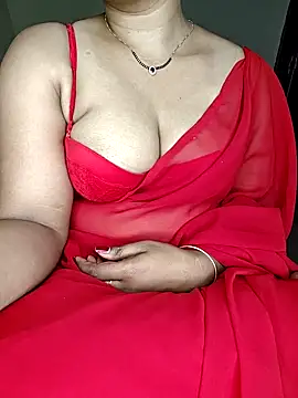 shreyareddy99 online show from April 21, 2026, 3:39 pm