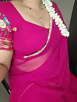 shreyareddy99 online show from May 19, 2026, 6:25 pm