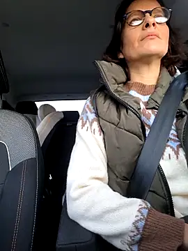 Piediniecollant online show from December 21, 2025, 8:21 am