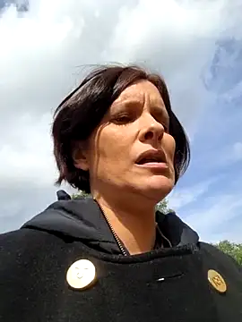 Piediniecollant online show from March 11, 2026, 11:05 am