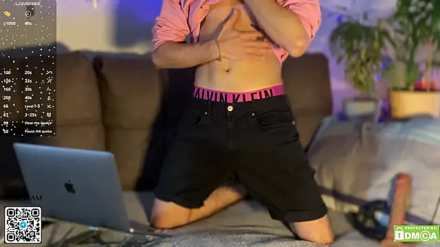 Snapshot of Kevin_Dooo chatting on October 29, 2025, 5:53 am Kevin Dooo online show from October 29, 2025, 5:53 am