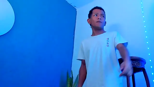 Snapshot of wild_best chatting on November 8, 2025, 7:56 pm wild best online show from November 8, 2025, 7:56 pm