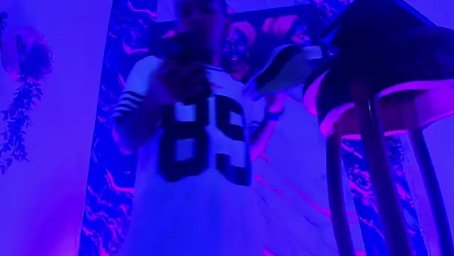 Snapshot of wild_best chatting on February 23, 2026, 2:14 pm wild best online show from February 23, 2026, 2:14 pm