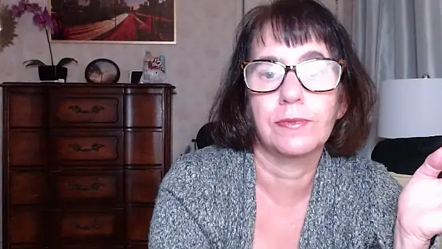 Snapshot of BigbustedBrenda chatting on December 2, 2025, 6:36 pm BigbustedBrenda online show from December 2, 2025, 6:36 pm