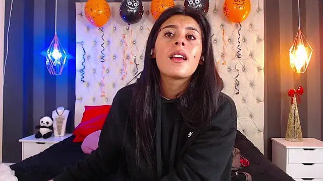 Camile Petite online show from October 29, 2025, 7:26 pm