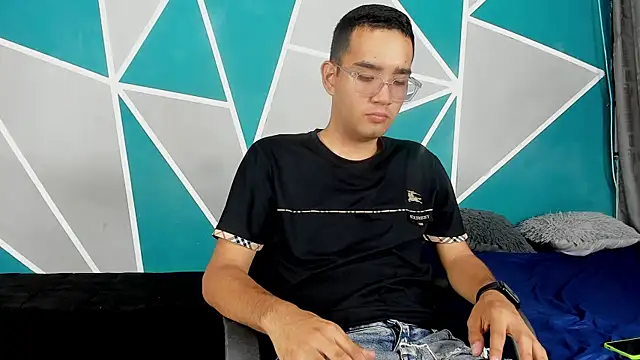 Snapshot of kenny_boy23 chatting on October 28, 2025, 7:16 pm kenny boy23 online show from October 28, 2025, 7:16 pm