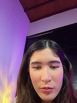 emilyy1  online show from December 18, 2025, 2:50 am