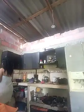 Camila-Valverde online show from November 22, 2025, 1:32 pm