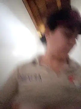 Camila-Valverde online show from December 16, 2025, 9:42 pm