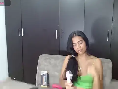 NandyKiss online show from November 12, 2025, 7:13 pm