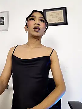 Snapshot of FernandaFox_ chatting on April 8, 2026, 3:39 am FernandaFox online show from April 8, 2026, 3:39 am