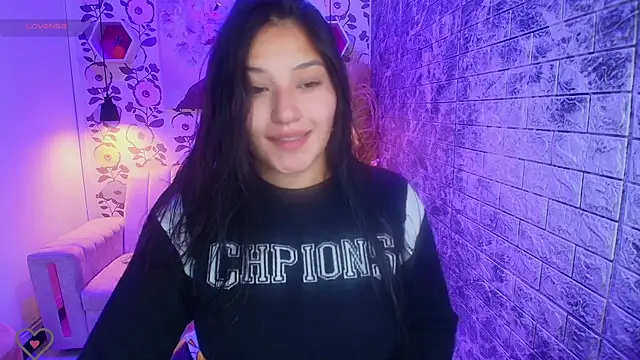 emmaa garciia online show from November 20, 2025, 3:28 am